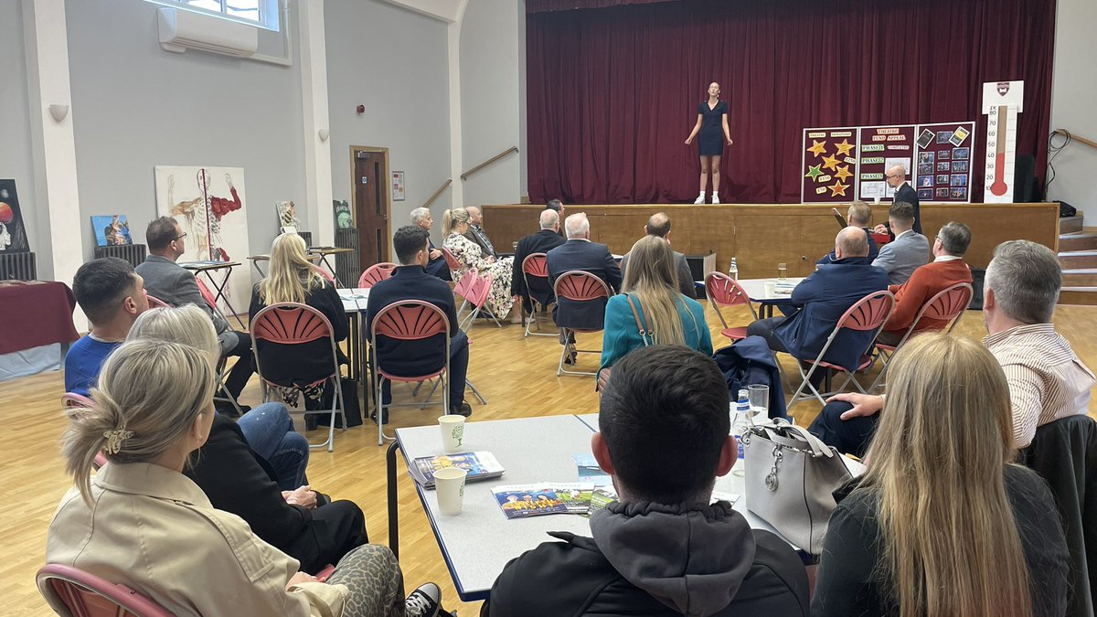 SGSHead's tweet photo. It was a great pleasure to host the @StaffordChamber this evening for the monthly networking event. We’re always keen to collaborate with businesses. We also showcased pupils’ art work and were treated to some fabulous performances from our singers. @StaffsChambers #sgsdifference https://t.co/Mj3E08o8Ng