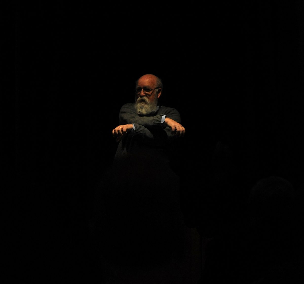 Remembering <a href="/danieldennett/">Daniel Dennett</a>, a beloved figure at SFI known for his work on consciousness and evolutionary biology. He passed away on April 19 at the age of 82. His contributions to philosophical debates were profound &amp; his legacy will continue to inspire.

santafe.edu/news-center/ne…