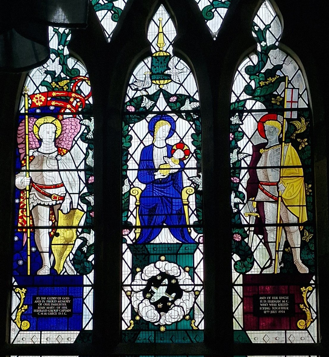 #StainedGlassEveryday Harry Stammers' triple light comemmoration of three members of the same family, who died together in a 1954 aircrash. Virgin and Child flanked by unusually sturdy Saints George and Michael at St. Peter's, Over Wallop.