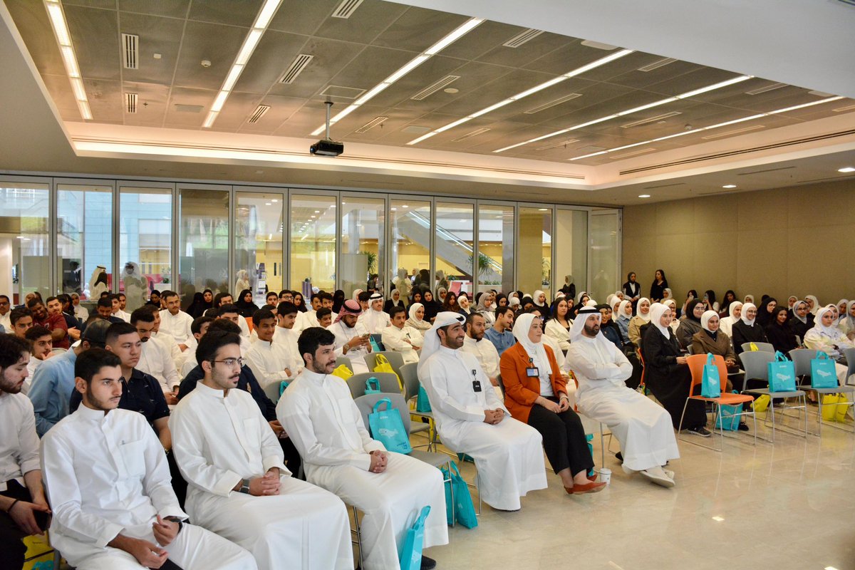 kwtaway's tweet image. ضمن انطلاقة سلسلة ندوات fun talks نظم نادي الإدارة والتسويق جلسة حوارية حاور فيها د. نواف العبدالجادر العميد المساعد للتخطيط والاستشارات والتدريب وعضو هيئة تدريس من قسم إدارة وتسويق  مؤسس شركة فرضتك الأستاذ محمد الحجرف. 
#جامعة_الكويت #kuniv