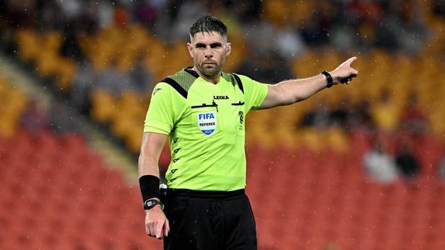 Wasit yang bakal dikenang sama warga indonesia. Karna detil bgt sesuai peraturan, terimakasih udah adil bgt. #AFCU23 #TimNasDay