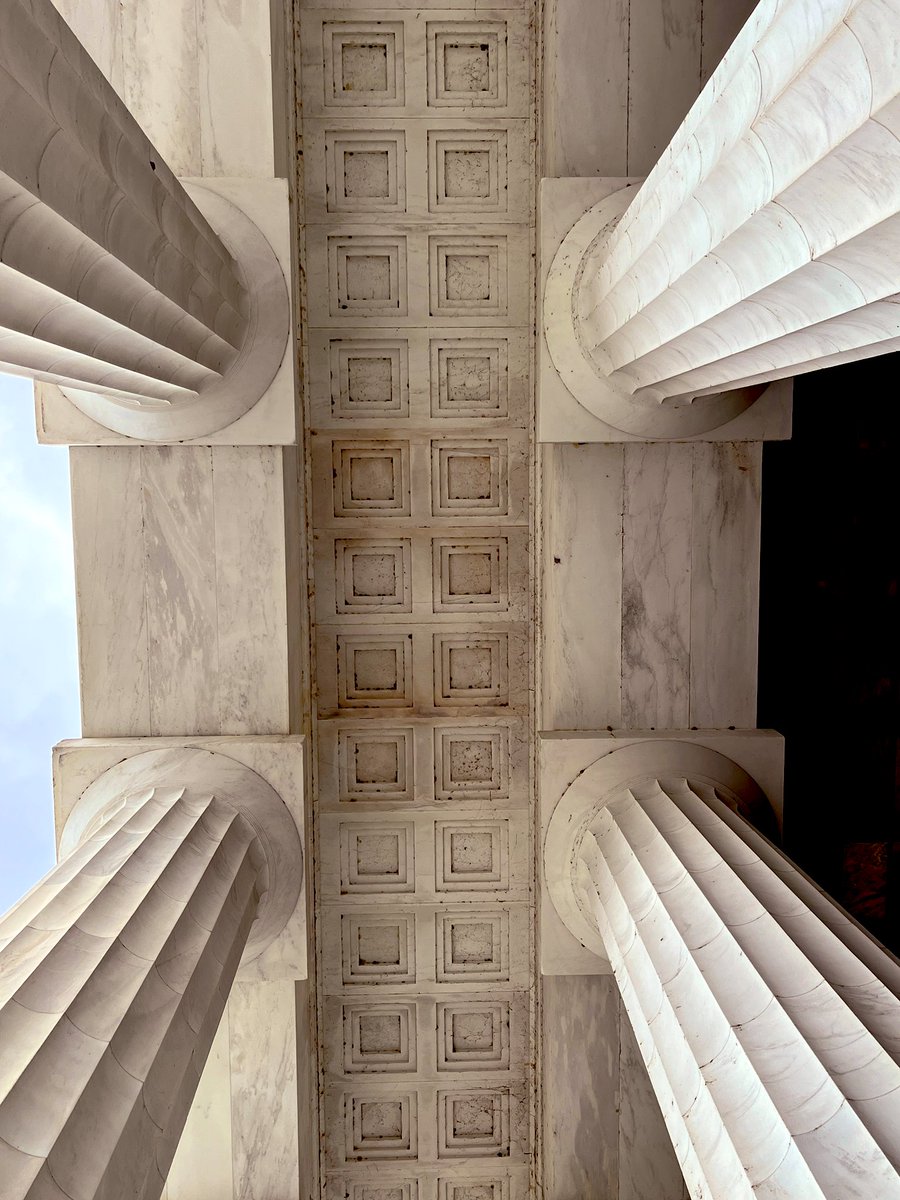 Touring the #LincolnMemorial in the #CapitolMall in #WashingtonDC. #USHistory #ClassicArchitecture