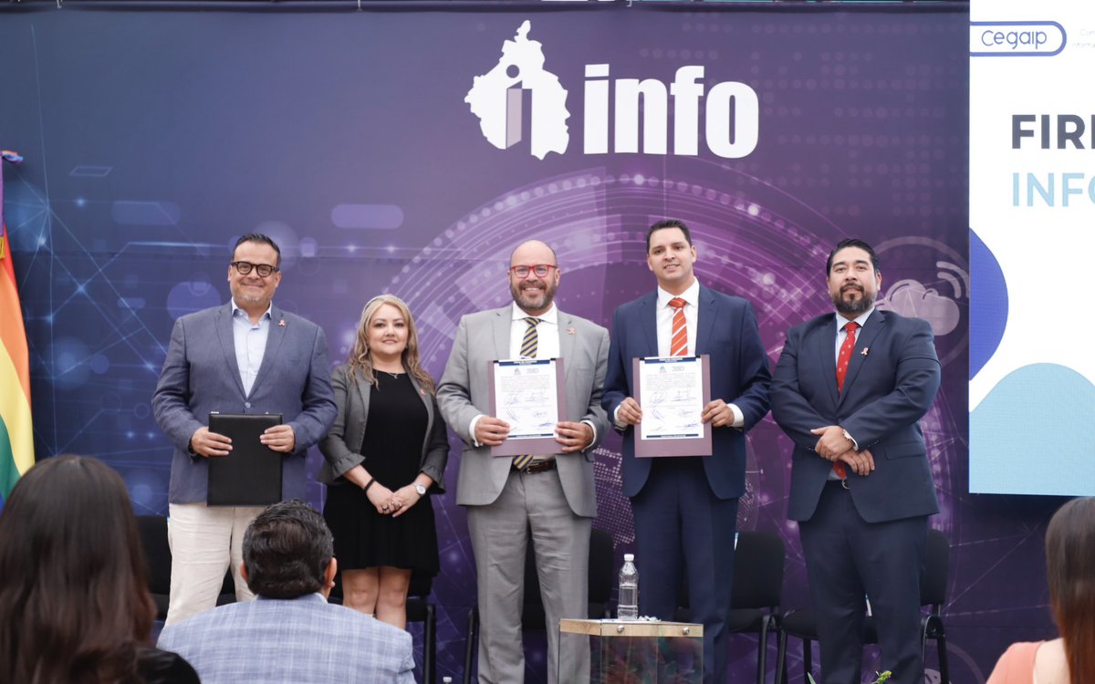 AristidesRodri's tweet image. 🖋️ Hoy, firmamos un Convenio colaboración con el @Cegaip, instrumento que nos permitiera compartir buenas prácticas y herramientas digitales como #INTEGRA2 y el chatbot #Atic.