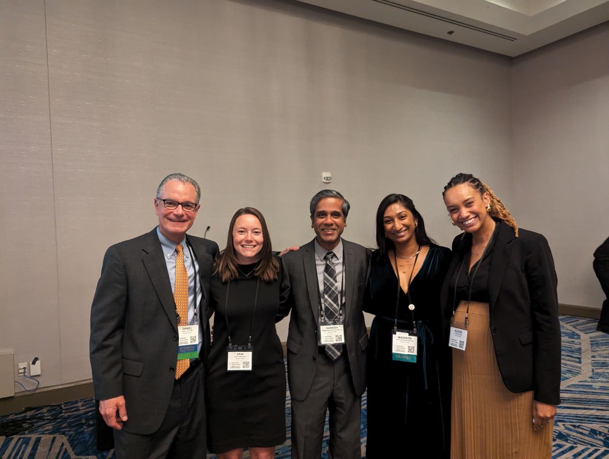 ⁦@UTSW_Surgery⁩ crew at ⁦@Surg_Education⁩ ⁦@Danny_Scott__⁩ ⁦@nagaraj_madhuri⁩ ⁦@md_desir⁩ missed ⁦@sofiagarcesp02⁩ ⁦@dallastrauma⁩ #SEW2024 ⁦@UTSWSurgeryLife⁩