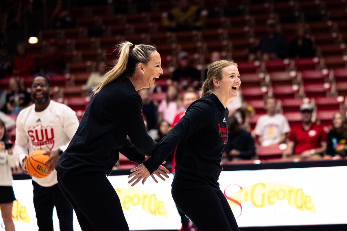 Help us wish Coach @al_faz a HAPPY HAPPY BIRTHDAY!! We love your positivity and knowledge, keep being great!🫶 #TBirdNation⚡️#RaiseTheHammer