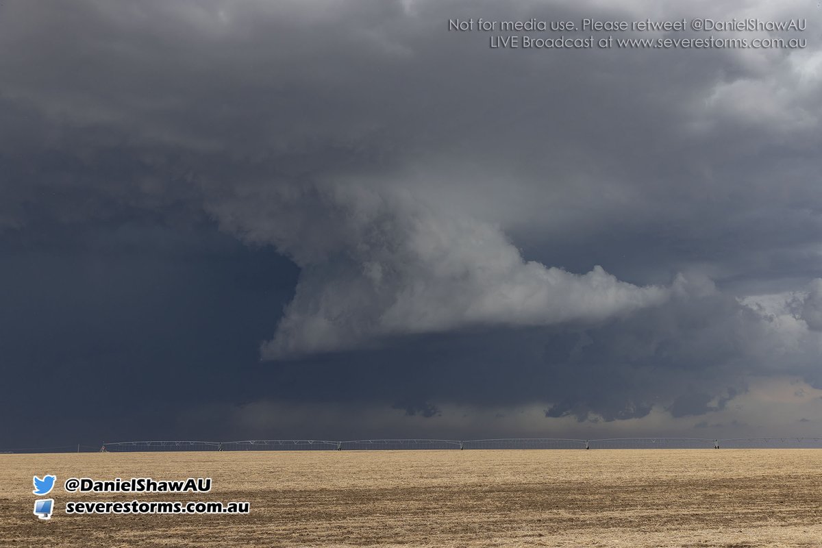 This is the view of the severe storm NE of Goodland Kansas 4 mins ago.  @NWSGoodland #kswx Watch live as a Patreon supporter at: severestorms.com.au