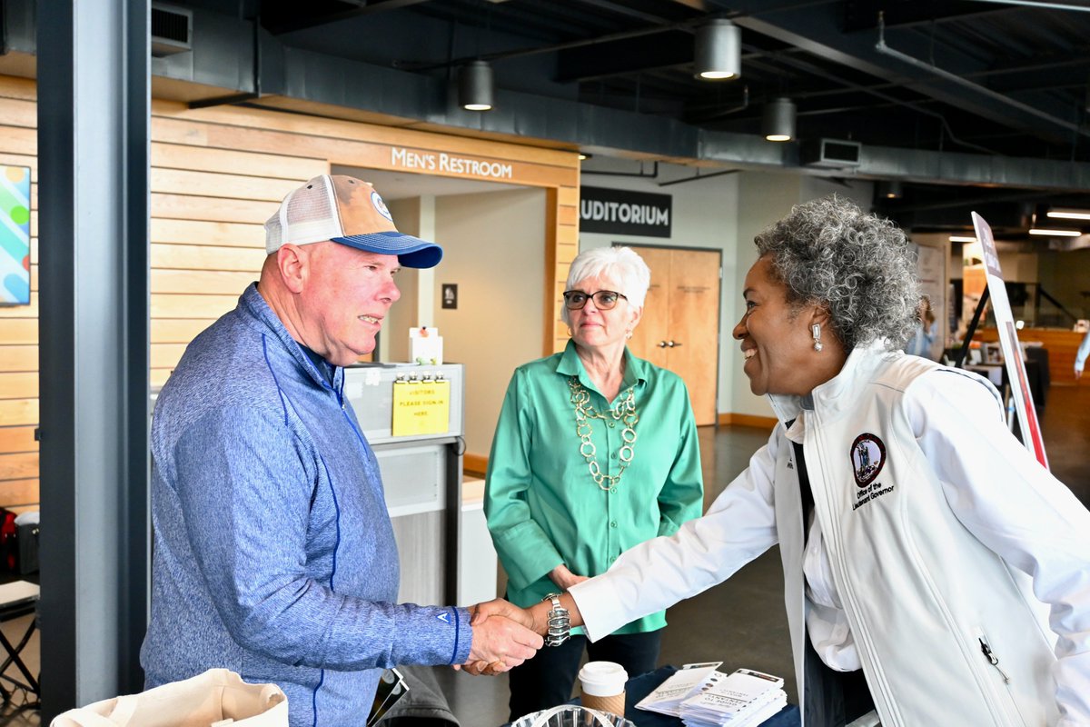 I was honored to speak to folks at the Haymarket Senior Resource Summit this morning! Thank you, Haymarket Police, Caring Senior Service, and @ParkValleyChurch for coming together to host a wonderful event focused on caring for our seniors!