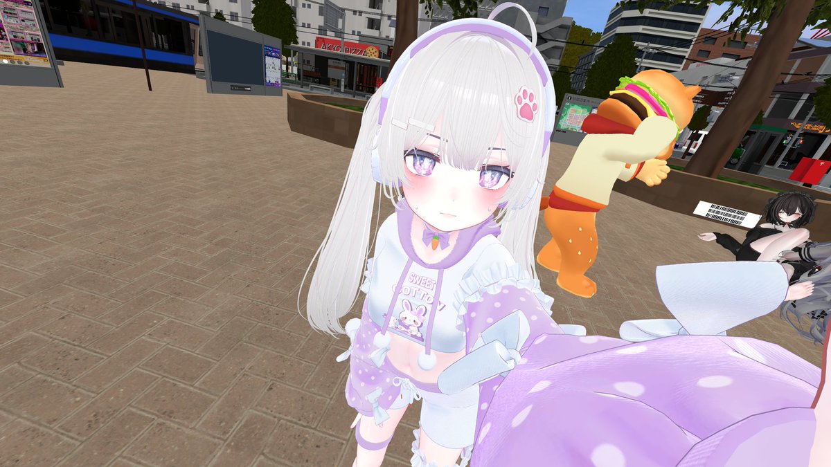 Davcy_vrchat's tweet photo. 我的好朋友们都来VRC啦，今天是uk1i的生日，玩的超开心! https://t.co/CWCIKDhvM3