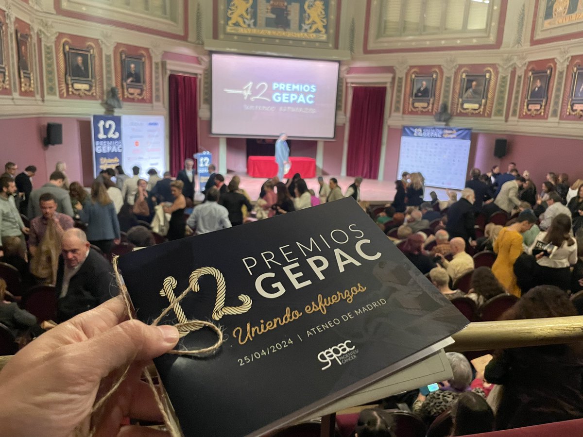 Hoy estamos en el acto de entrega de los #12PremiosGepac #Uniendoesfuerzos junto con @GEPAC_ y sus #asociaciones @AEAL_ @ascol_cyl @Aelemic. Siempre todo nuestro apoyo. ¡Enhorabuena a todos los premiados!