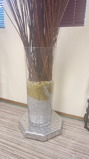 Cascade_Home's tweet image. Tired of struggling to move your heavy potted plants around or other heavy home stuff at home? Say hello to the Cascade Rolling Plant Caddy! 🌱💪

#PlantLovers #GardeningEssentials #HomeTools #PlanDolly #PlantCaddies #PlantMover