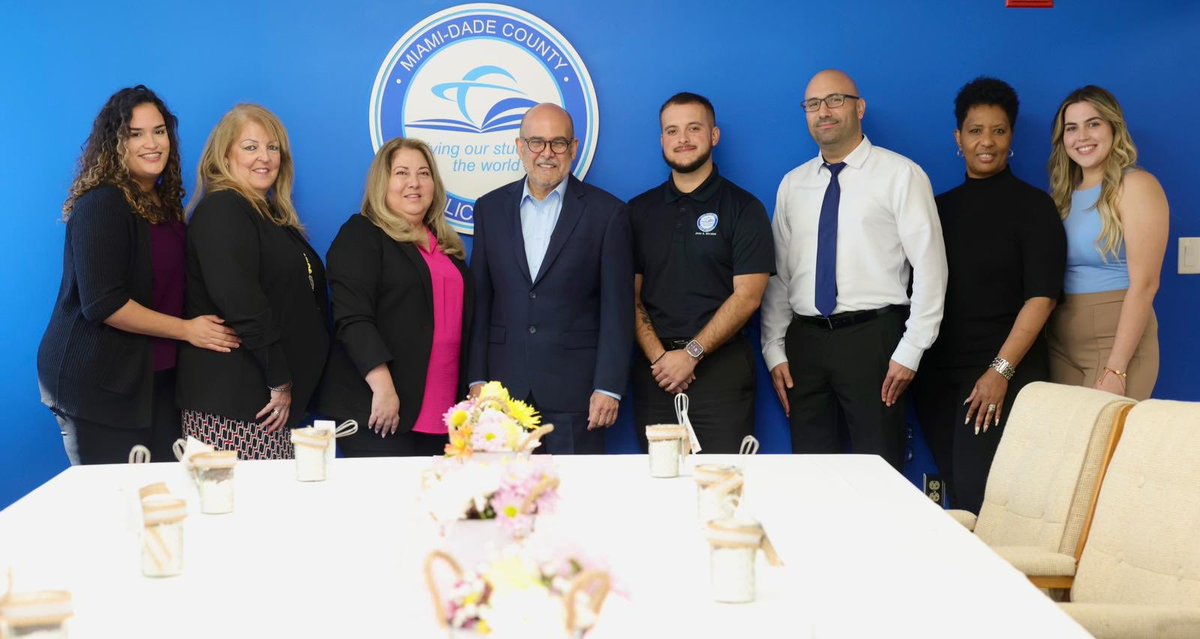 Thankful for the dedicated administrative professionals that are part of our team. Through this great team, I honor and recognize all administrative professionals accross M-DCPS. We value and appreciate how they contribute to our collective success. ⁦@MDCPS⁩