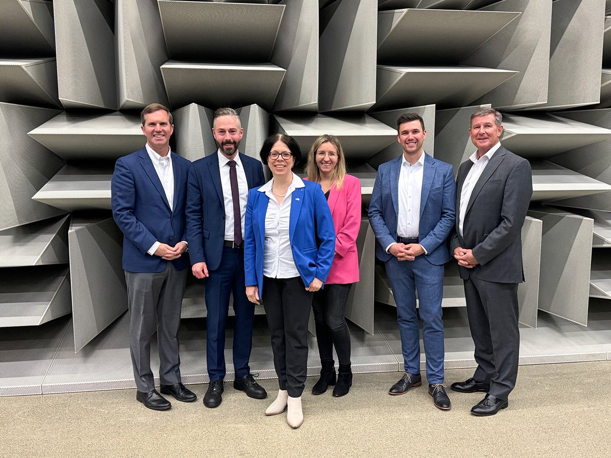 I believe in developing connections with our economic employers, both locally and internationally. That's why I stopped to meet with Eberspächer Group, a leading system developer and supplier in the automotive industry and Team Kentucky partner. Thanks for the warm welcome!