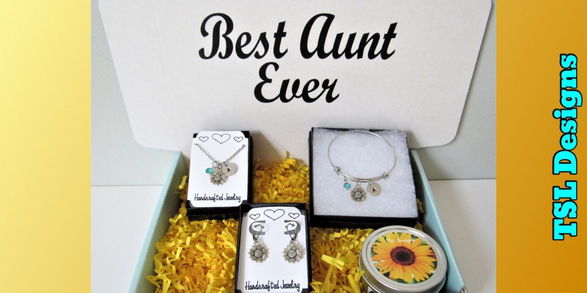 🌻Best Aunt Ever Sunflower Gift Box contains a Sunflower Necklace & Charm Bracelet, Sunflower Earrings and a Soy Candle⠀
buff.ly/3YmzqDY
#giftbox #handmade #jewelry #handcrafted #shopsmall #etsy #etsystore #etsyshop #etsyhandmade #etsyjewelry #sunflowerlove #aunt