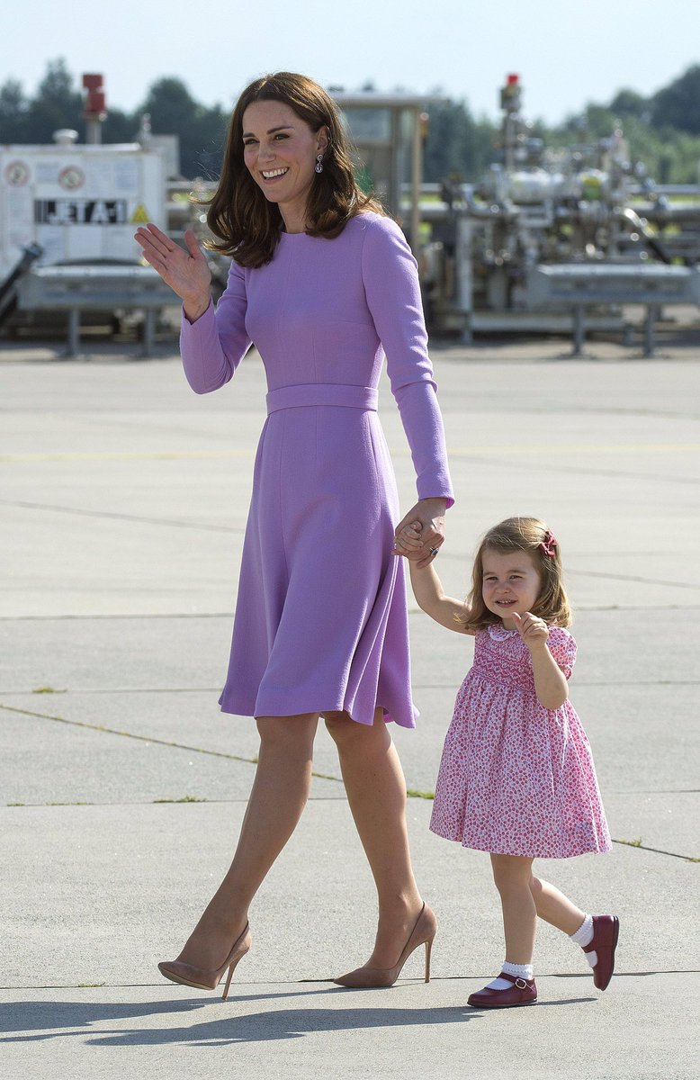 This photo of The Princess of Wales and Princess Charlotte 🥰