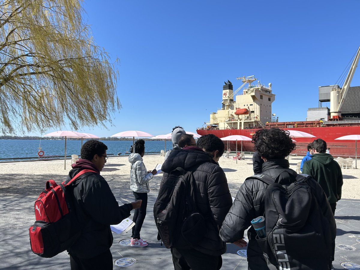 Les élèves de la MHS en construction ont passé une belle journée à l’Université de l’Ontario français au centre-ville de Toronto. Ils ont participé à des ateliers sur l’environnement urbain, l’architecture verte ainsi que la transition au postsecondaire.