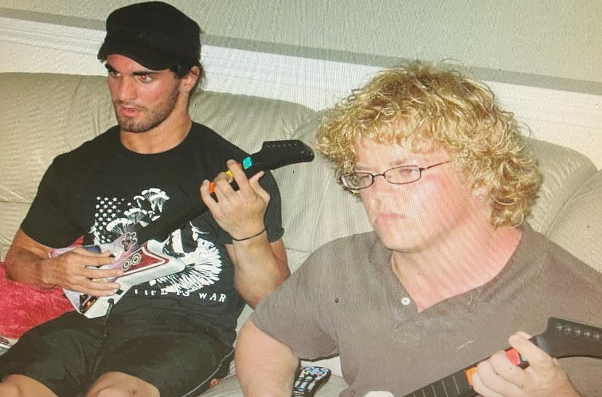 This photo popped up …. treasured moments past and present.. 2008 party at ⁦@roderickstrong⁩ Place. ⁦@ringofhonor⁩ ⁦@WWERollins⁩ #12large