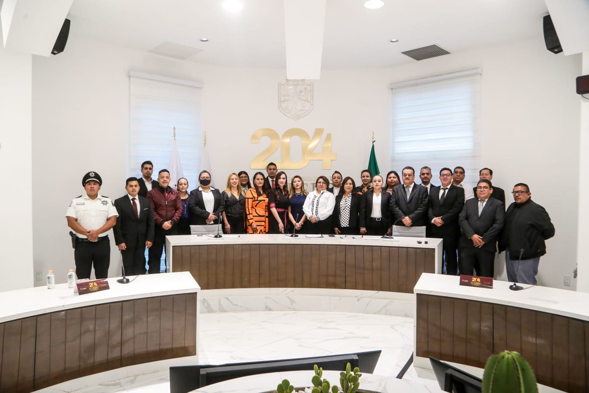 Hoy, conmemoramos el 204 aniversario de la erección de nuestro municipio con la sesión solemne de cabildo presidida por la presidenta municipal por ministerio de ley, Angélica Gabriela López Hernández; la titular del @SMDIFEcatepec, Esmeralda Vallejo Martínez y el cuerpo edilicio