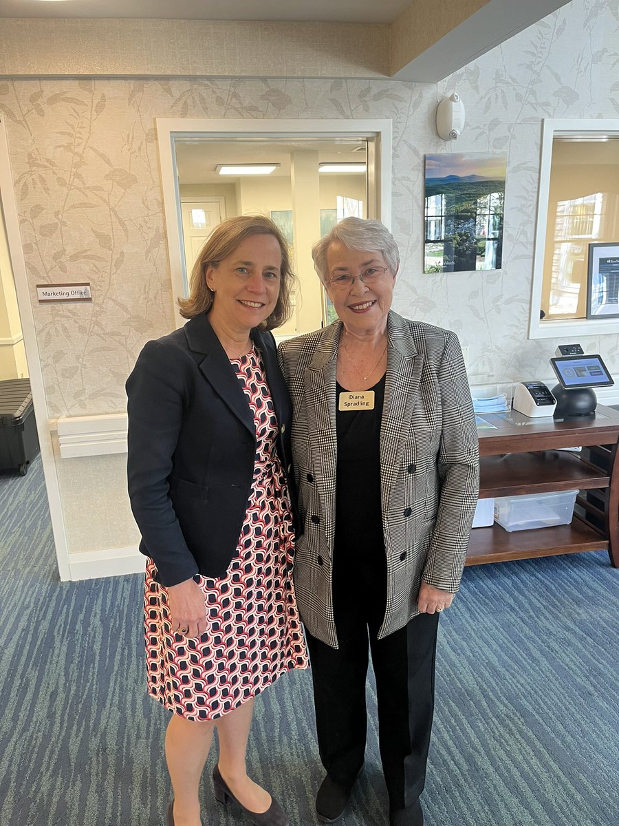 JoyceCraigNH's tweet photo. Thank you to Riverwoods Manchester for hosting such an engaging and in-depth candidate forum today. It was a joy to speak with you all and share our vision of creating new opportunities to succeed for Granite Staters in every corner of NH. #NHPolitics https://t.co/QWfcyoOuSO
