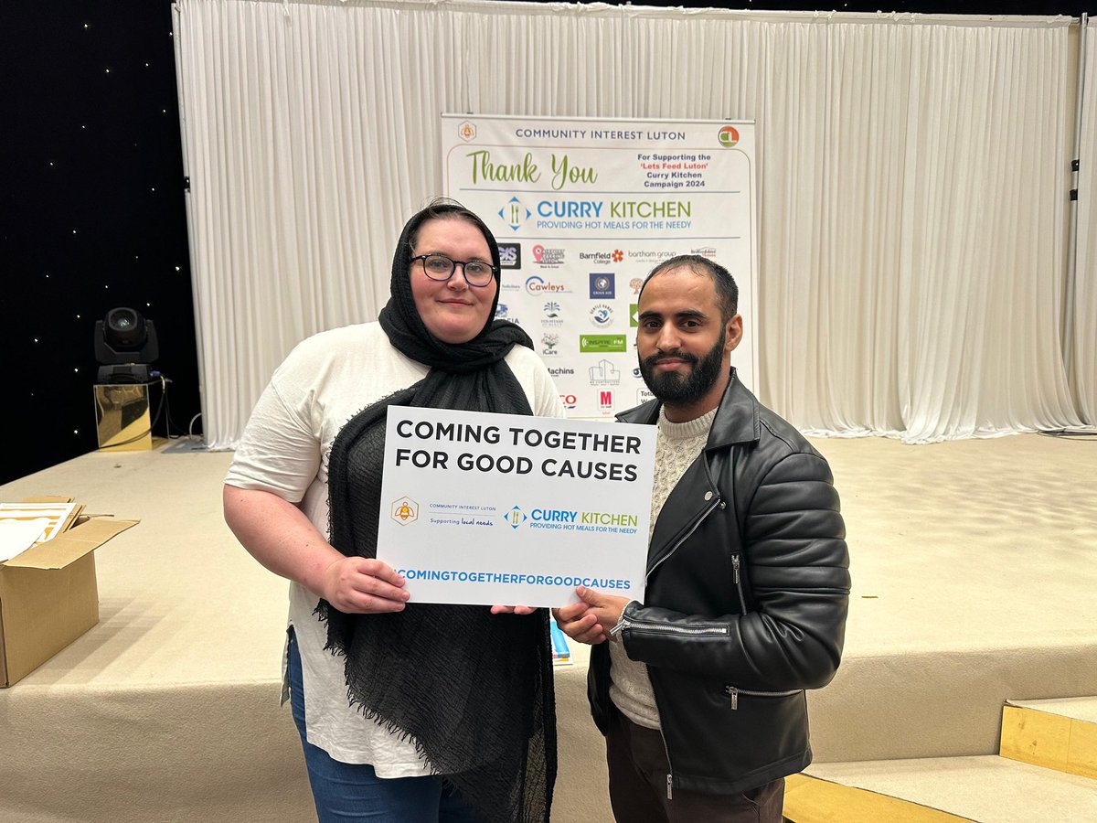 AimeeJae_xo's tweet photo. Signing off for today but not without this shoutout!

The man. The myth. The Archer @GA_Archery … my weekly Curry Kitchen buddy!  @DILuton 

Always a pleasure seeing @Sohail_H ! 🏹

#TeamWorkDreamWork #ComingTogetherForGoodCauses 
#CurryKitchen #LetsFeedLuton
#AfternoonTeaEvent https://t.co/WSQH8h6dZL