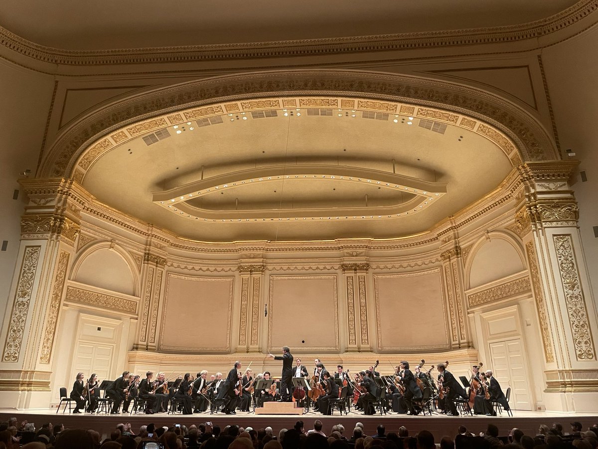 Unforgettable night at Carnegie Hall! 🎶 🇨🇿Maestro Jakub Hrůša led a mesmerizing performance with Bamberger Symphoniker. Standing ovation for Brahms, Wagner, Schumann, & pianist Hélène Grimaud. Two encores left us in awe! Thank you, Jakub, for representing musical excellence!