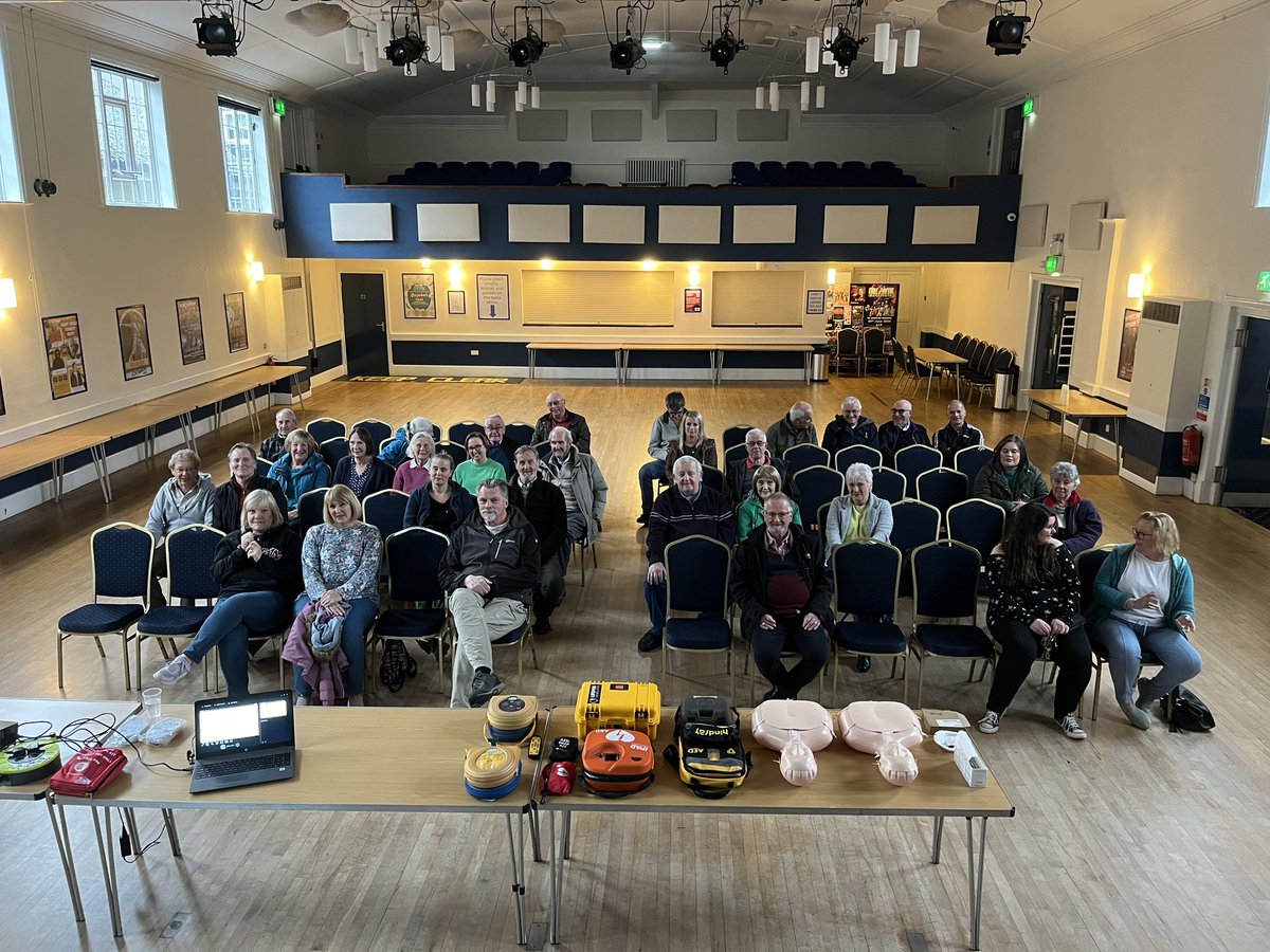 My 30th AED/Defib awareness training event tonight! What a milestone! Thanks to all the #AbbeyGate #Axminster residents who came out to learn about the defib THEY helped pay for. This is what public sevice is all about - helping folks help themselves. And no need for a selfie!