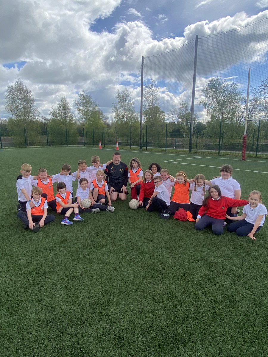 We have had a brilliant few weeks of coaching with @CarlowGAACoach Mark who has taken sessions with our 1st, 2nd, 5th and 6th classes. All pupils really enjoyed their time and improved week on week. A big thank you Mark and @Carlow_GAA 🏐❤️