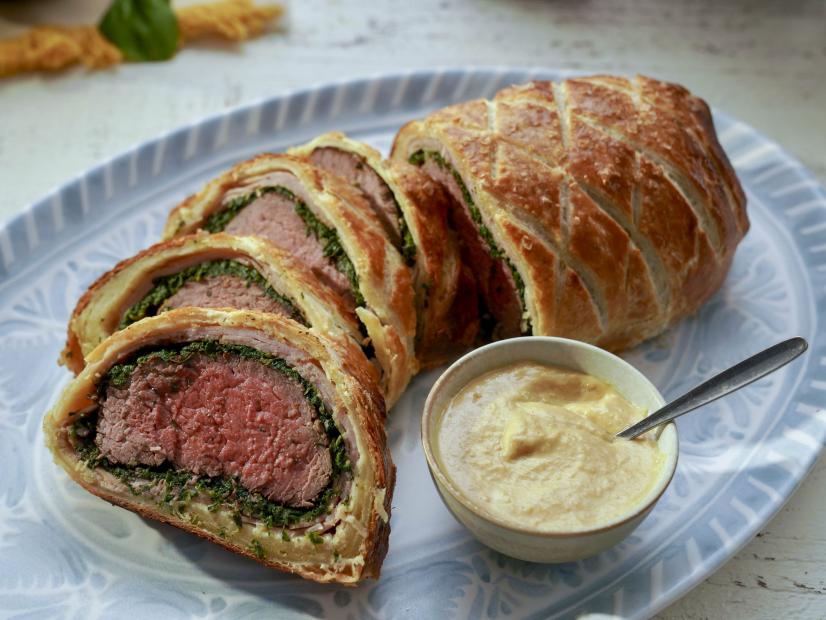 For the longest time, @mollyyeh thought Beef Wellington was just too fancy until she realized that it’s basically just a giant pig in a blanket! Get her all-new recipe: foodtv.com/49JAzK7 😍 Tune in to #GirlMeetsFarm NEXT @ 11a|10c!