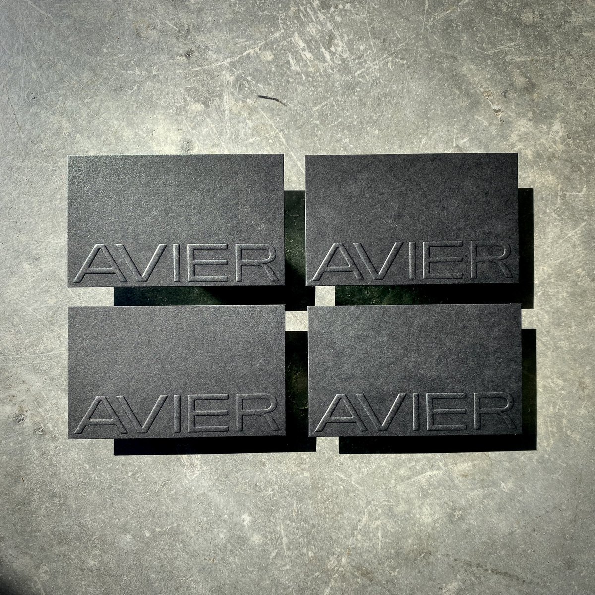 taylordpress's tweet photo. AVIER Business cards.
Blind Embossed logo front, White Foiled text back on Colorplan Ebony Black 270gsm and Duplexed to 540gsm card to hide the emboss on the back 

#avier #businesscards #businesscard #duplex #foil #foiling #emboss #embossing #colorplan #taylordpress https://t.co/R5MDGa3PCF