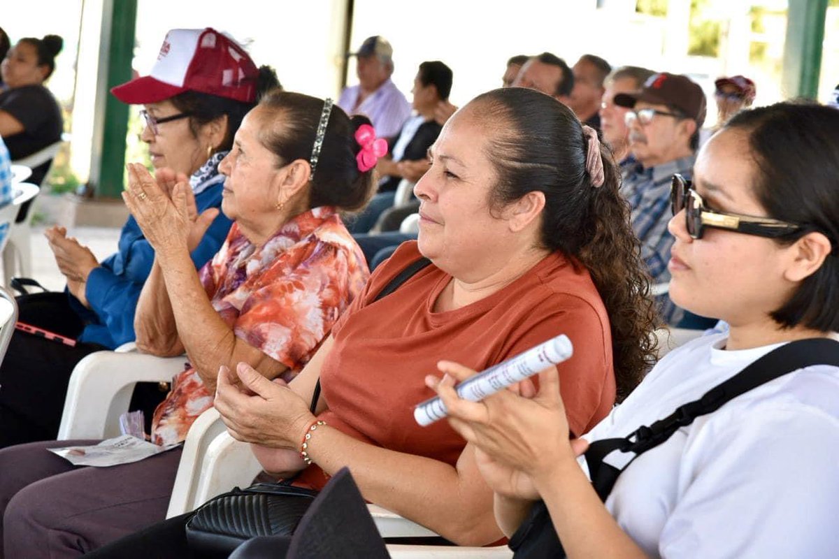 ambrociochavez9's tweet photo. #ProtomartirAngostura
#AmbrocioDiputado
El compromiso está hecho con las familias de Protomartir, vamos de la mano 5 de 5 para seguir en el camino de la transformación.
#Morena https://t.co/asXEUcYXfk