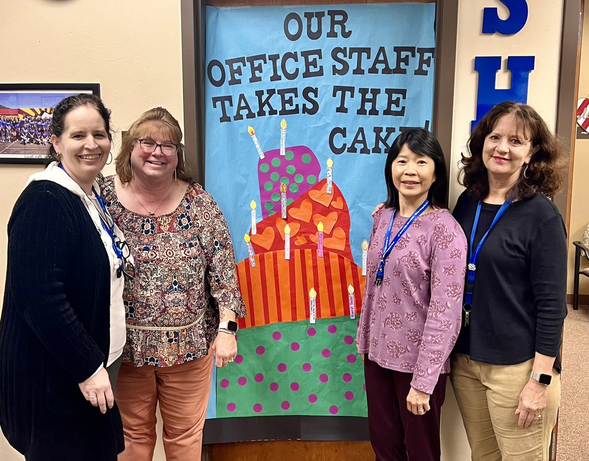 Happy Office Staff Appreciation day! We couldn’t do this without you! 💙 #SeagullsSoarTogether @SunsetHillsES