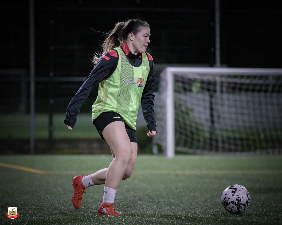 As the song says...It's cold outside!

Good training session tonight, now for the weekend!

@KnaresboroughFC @WRCWFL @ImpetusFootball @thestrayferret @your_harrogate #Harrogate #Knaresborough #HerGameToo #ThisGirlCan #WeCanPlay