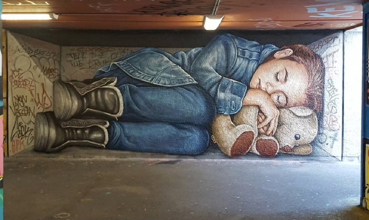 Good night all 🌙🌙 #streetart. #urbanart. #mural By : Tom Wildsketch ( Tom Tournery )