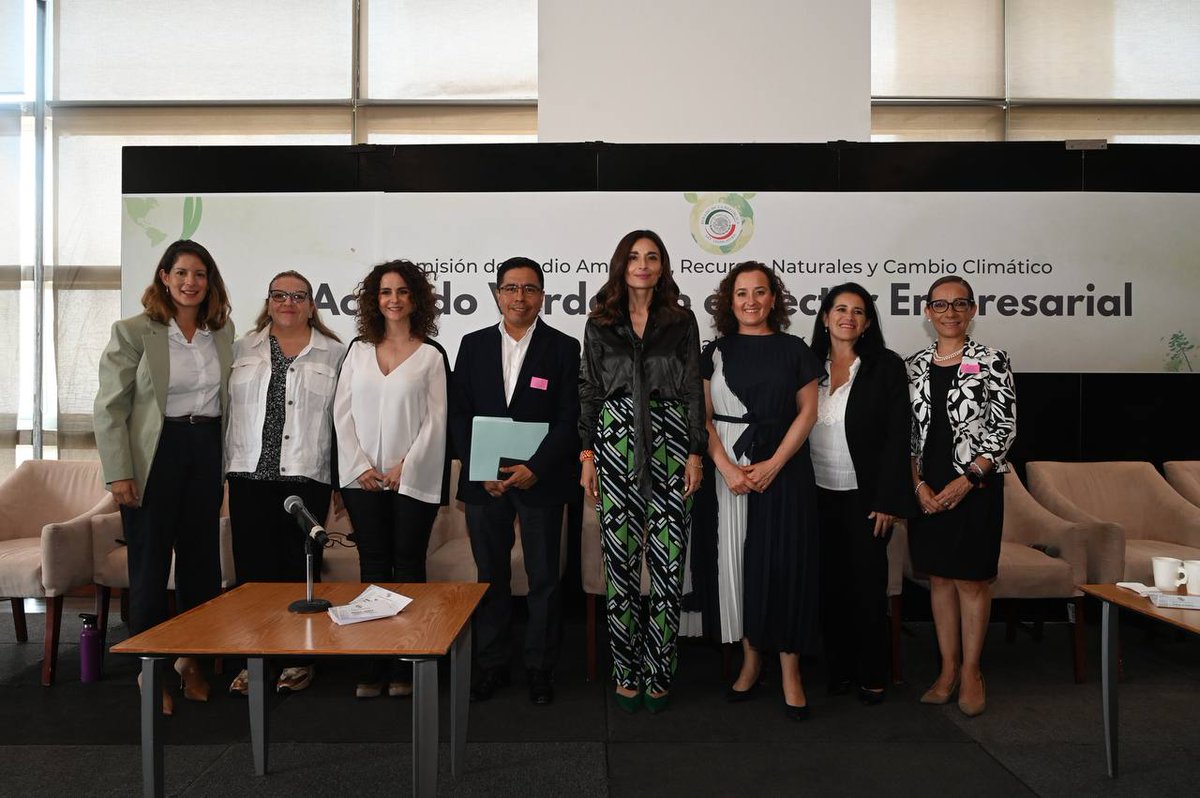 LBallesterosM's tweet photo. 🚨ENTÉRATE I El día de hoy se realizó la presentación de los compromisos del #AcuerdoVerdePorMéxico con el Sector Privado.  

Presentamos 10 acciones concretas para alcanzar los objetivos para alcanzar la descarbonización hacia el 2050.   

De igual forma, se realizaron mesas de trabajo para abordar y aplicar dichos compromisos de cara a la crisis hídrica-ambiental que vive nuestro país y el planeta. 

 Este es un paso significativo, no solo para preservación de nuestra especie, sino para  la construcción de un mejor futuro para todas y todos.   

No hay lucha más importante que esta, no tenemos planeta B y el momento de actuar es ahora.   

#AcuerdoVerdePorMéxico #AcuerdoVerdeYa #PactoCiudadanoPorElAgua #LeyGeneralDeAguas