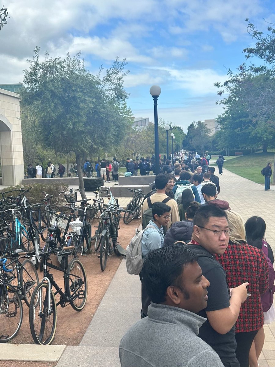 Superfun hosting <a href="/sama/">Sam Altman</a> at Stanford <a href="/ECorner/">Stanford eCorner</a> yesterday! Unprecedented crowd. Hard to capture the magnitude of the crowd. 325 ppl in the auditorium, 300 in spillover rooms, and even then some had to be turned away. We will post the video next week of the fireside chat &amp; student QA.