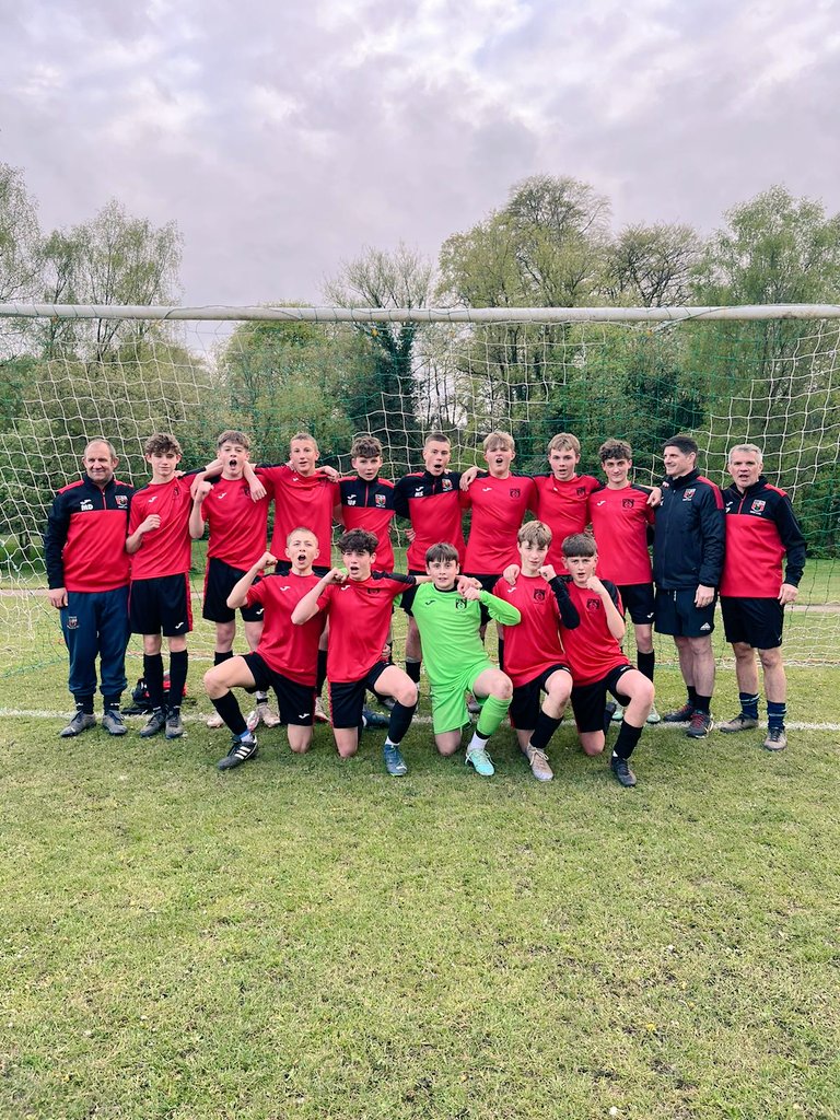 A huge (x2) shout out to our U14s who repeated last season's exploits by winning the league championship again this evening! Massive congrats to all the players & coaches for a massive achievement 👏. To all the parents, families & friends, thank you for all your support!!🏆🏆