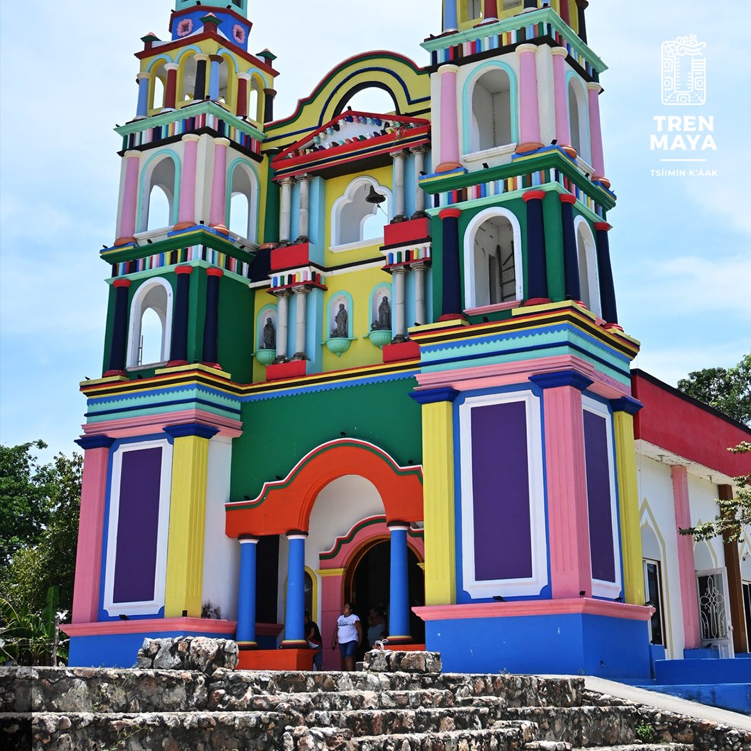 En el ejido de Leona Vicario, en #Tabasco, encontrarás la iglesia del Señor de Tila ⛪. Su colorida fachada y su fabulosa laguna 🌅 llamarán tu atención. Los lugareños aseguran que los colores se deben a los milagros que el santo ha hecho a sus feligreses 🙌. ¿Ya la conoces?