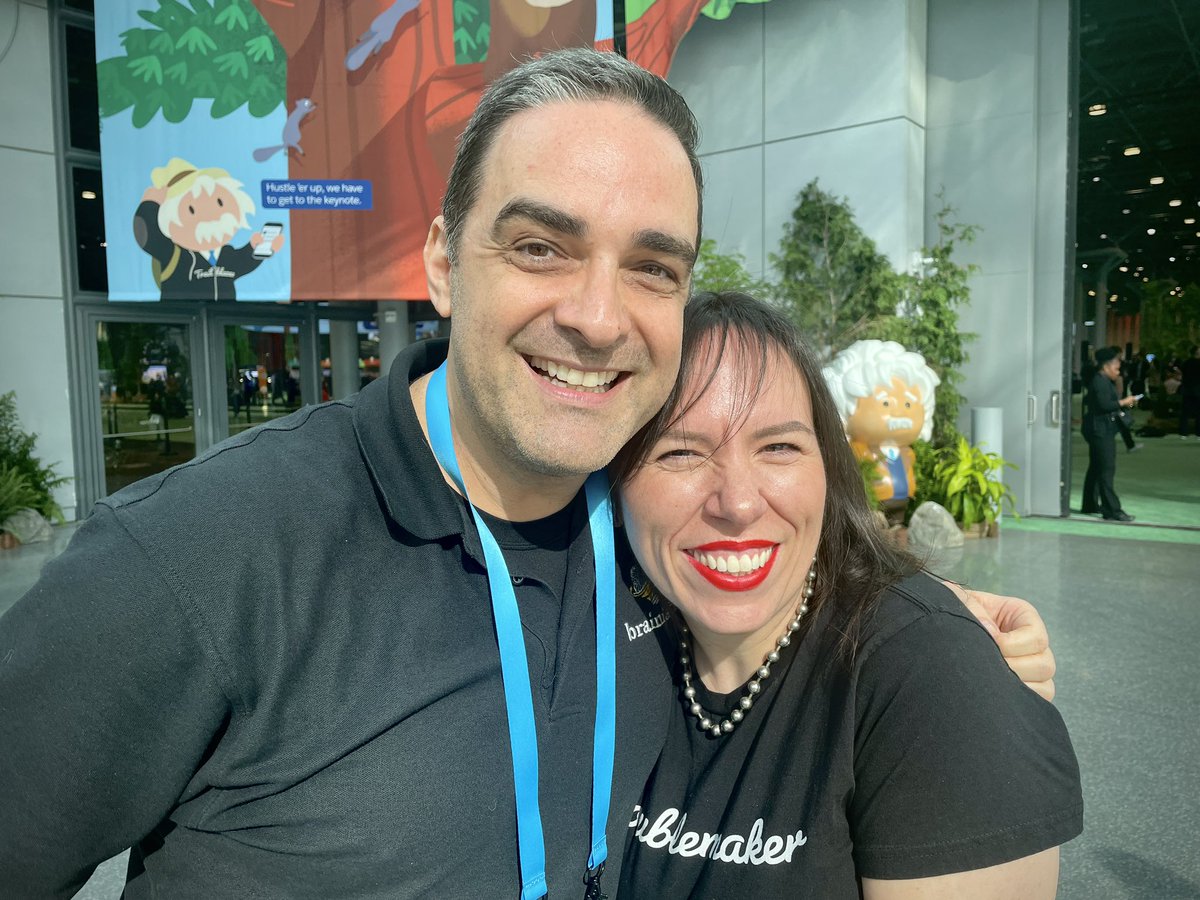 The one thing I hoped to accomplish at #SalesforceTour was to meet @davidgiller. We worked together on my first consulting engagement and he was so supportive when I transitioned off to another role. Just one of those people who inspires me. Anytime he speaks, I learn. Thank you