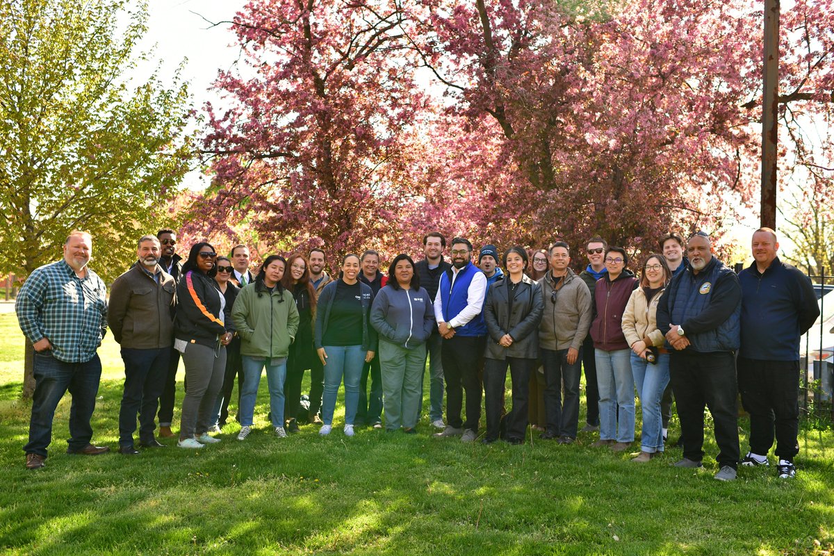 Great to join @2024Chicago @ChiPublicHealth @StreetsandSan and @ChicagoDOT to kick off #ArborDay2024 at Hubert Touhy Park on the West Side. Planting trees in partnership with organizations and Chicago residents across the City makes #OurRootChicago so meaningful🌲🩷🌎