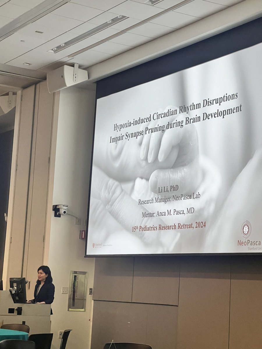 How amazing to see @LiLi_usnm2short present her work about hypoxia, astrocytes and circadian rhythms so elegantly at the @StanfordPeds research retreat! 😍😍😍 Thank you #StanfordMCHRI for the support! biorxiv.org/content/10.110…