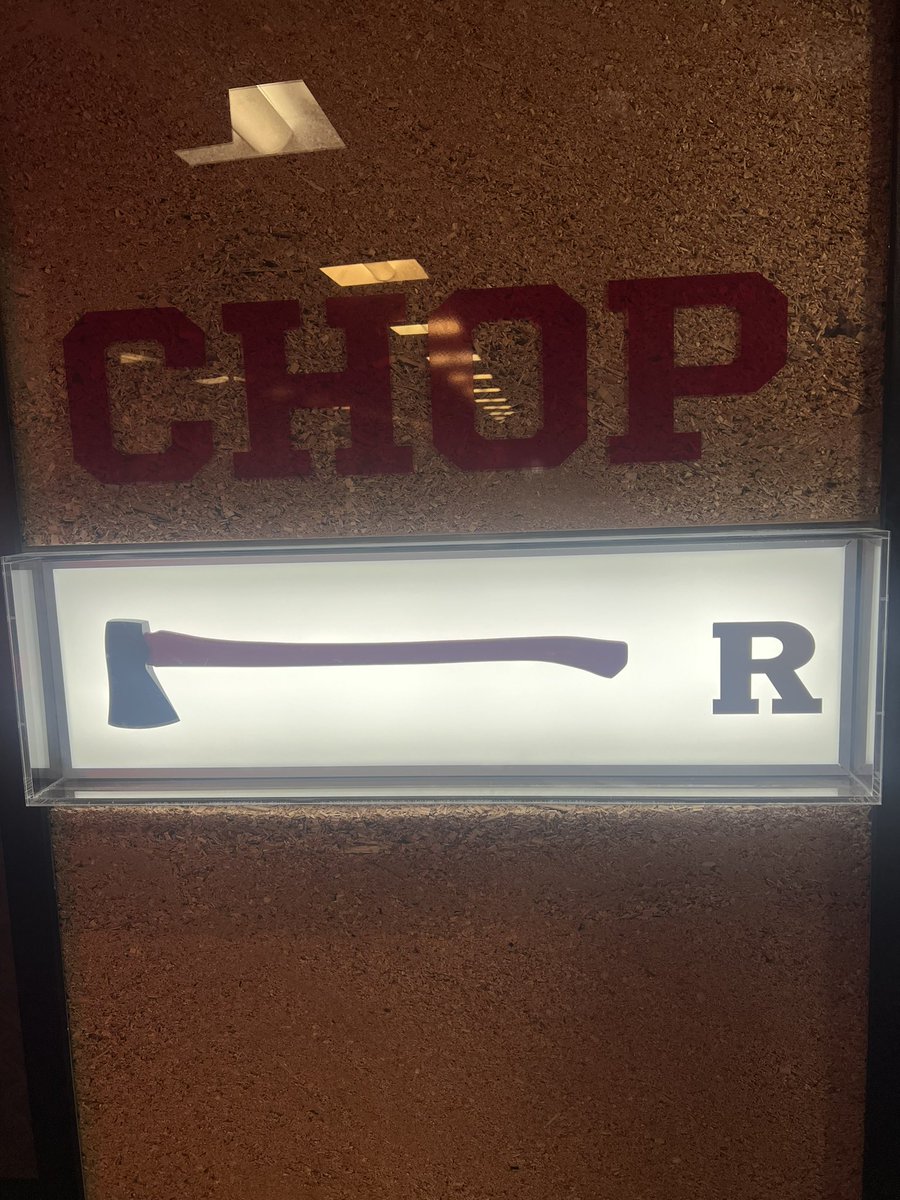 2coachC's tweet photo. Appreciate the love from @coachE_T showing my guys what it takes to be a Knight today ! #CHOP #RUTGERS #D1 #HarmElite @dharm32 https://t.co/41RbdYobKj