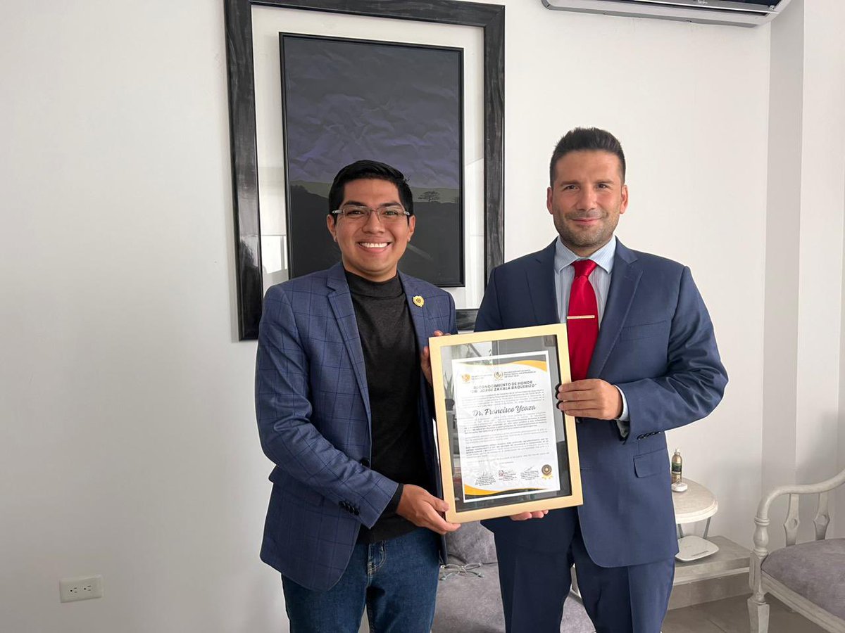 SejurisEC's tweet photo. Agradezco este reconocimiento por parte de @delegacionjuris y el frente estudiantil de Derecho de la Universidad de Guayaquil . Este reconocimiento no es un premio sino más bien un compromiso aún mayor con los futuros abogados a quienes guiaré desde la docencia y profesión https://t.co/dcPrx3JnDR