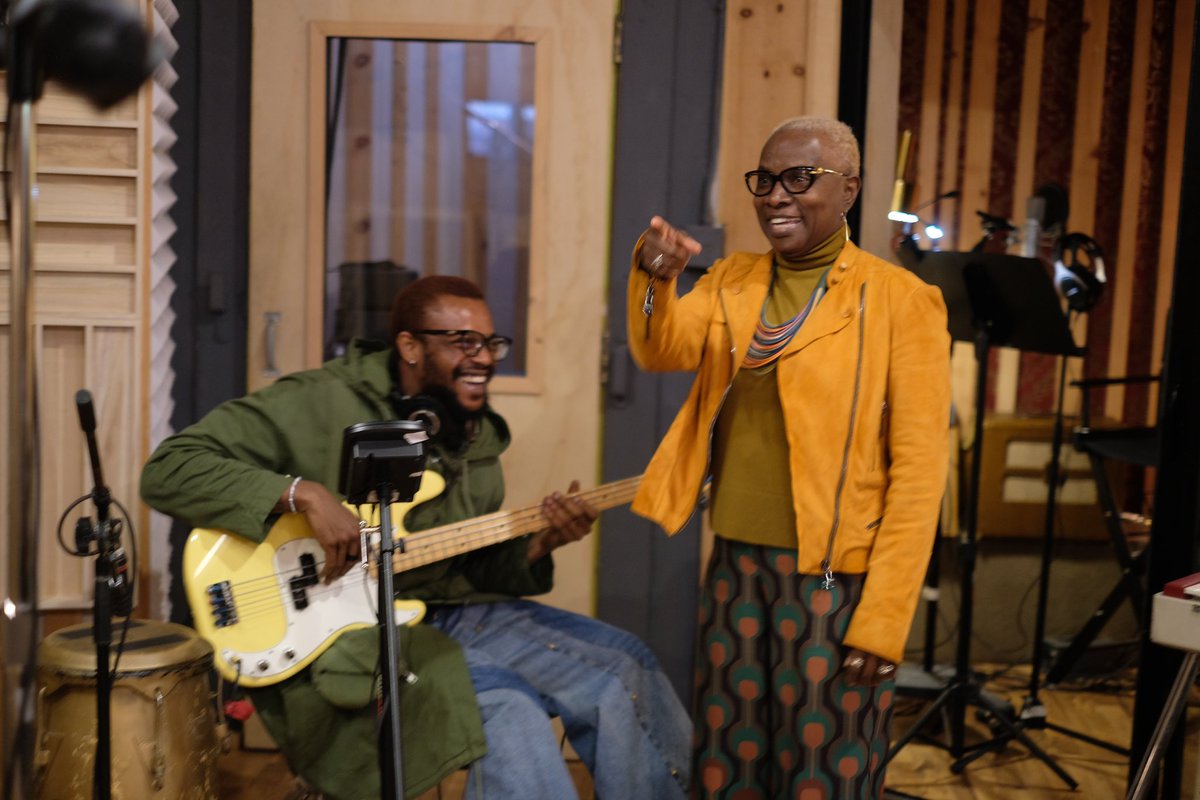 The Cavemen. tweet media