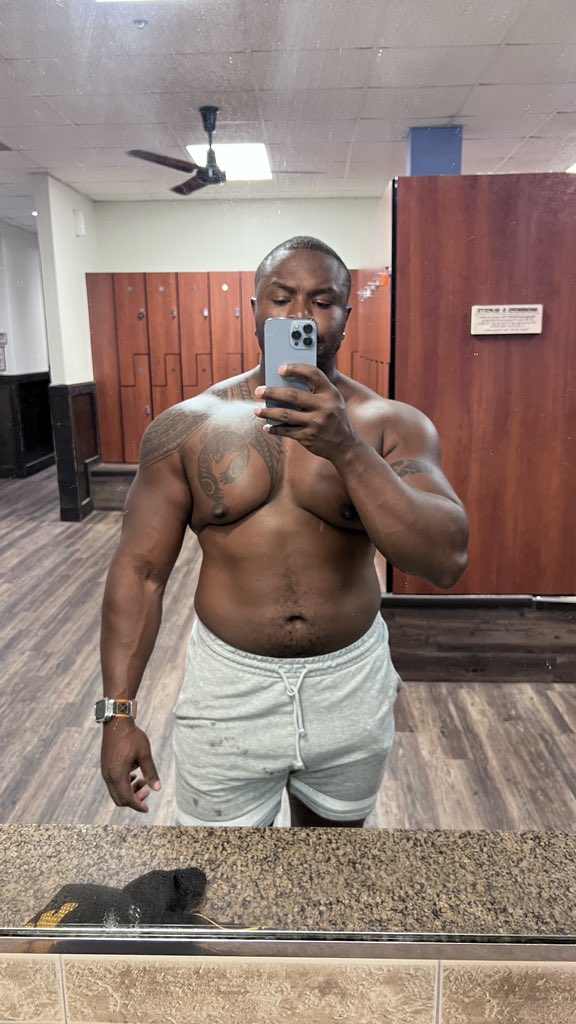 papismusclecubx's tweet photo. Workout Complete https://t.co/VPU62MaMf5