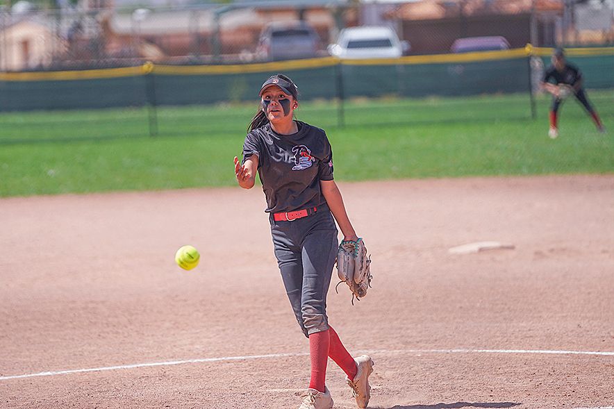 The Page Lady Sand Devils posted a pair of shutout wins, by identical 10-0 scores, on Saturday to claim this year’s 3A North Region softball tournament. #NativePreps #Navajo buff.ly/3UdXXcS