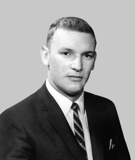The #FBI Wall of Honor remembers Special Agent Douglas M. Price, who died while trying to apprehend a Bureau fugitive on April 25, 1968.
fbi.gov/history/wall-o…