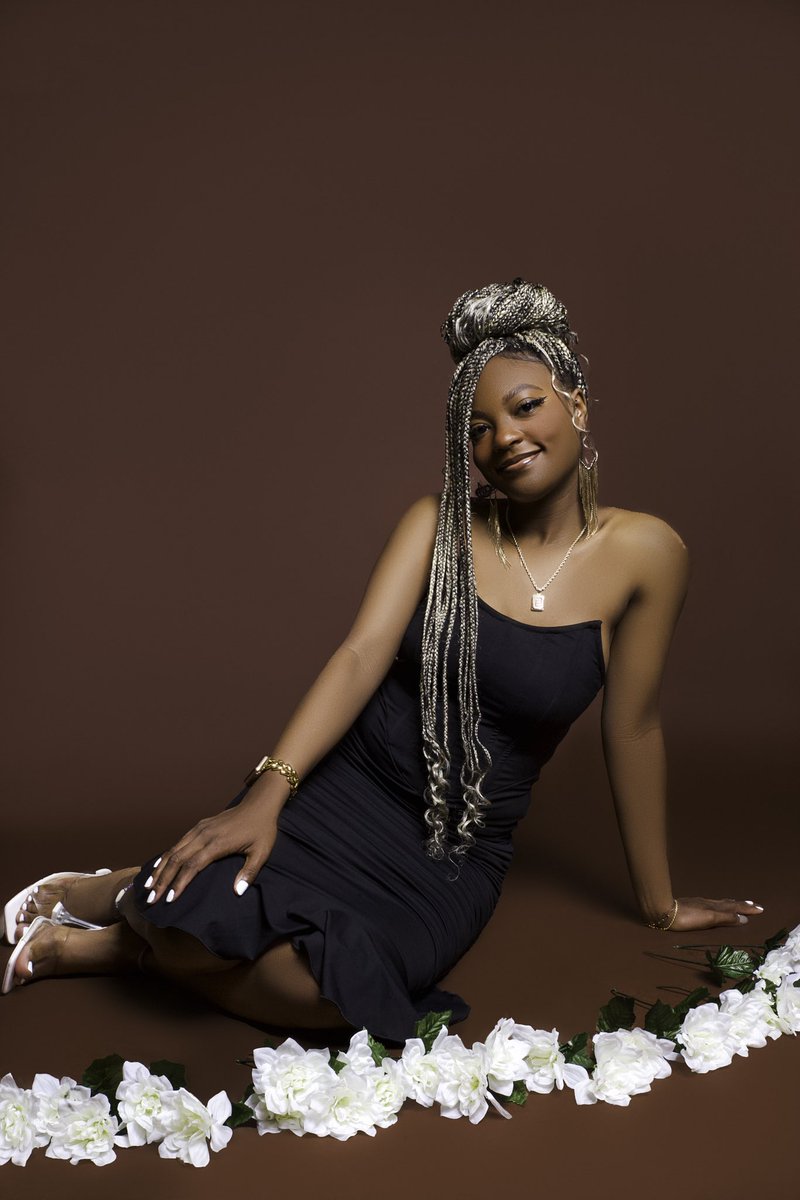 Erykah_BayyyBee's tweet image. It’s My Winning Season ✨
#15days🎓 
#mastersdegree 
#firstgenerationstudent