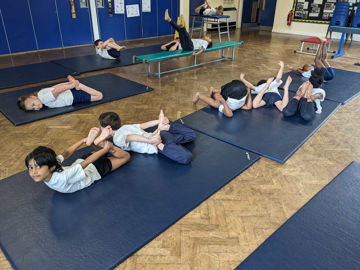 Fantastic gymnastics from Year 1 this week. Balances and moving on big and small body parts. We learned the importance of concentration and imagination. Well done everyone! 🤸‍♀️🤸‍♀️💗 @OLOLCatholicMAT @Complete_PE @SSNottingham @Active_Notts @PEScholar