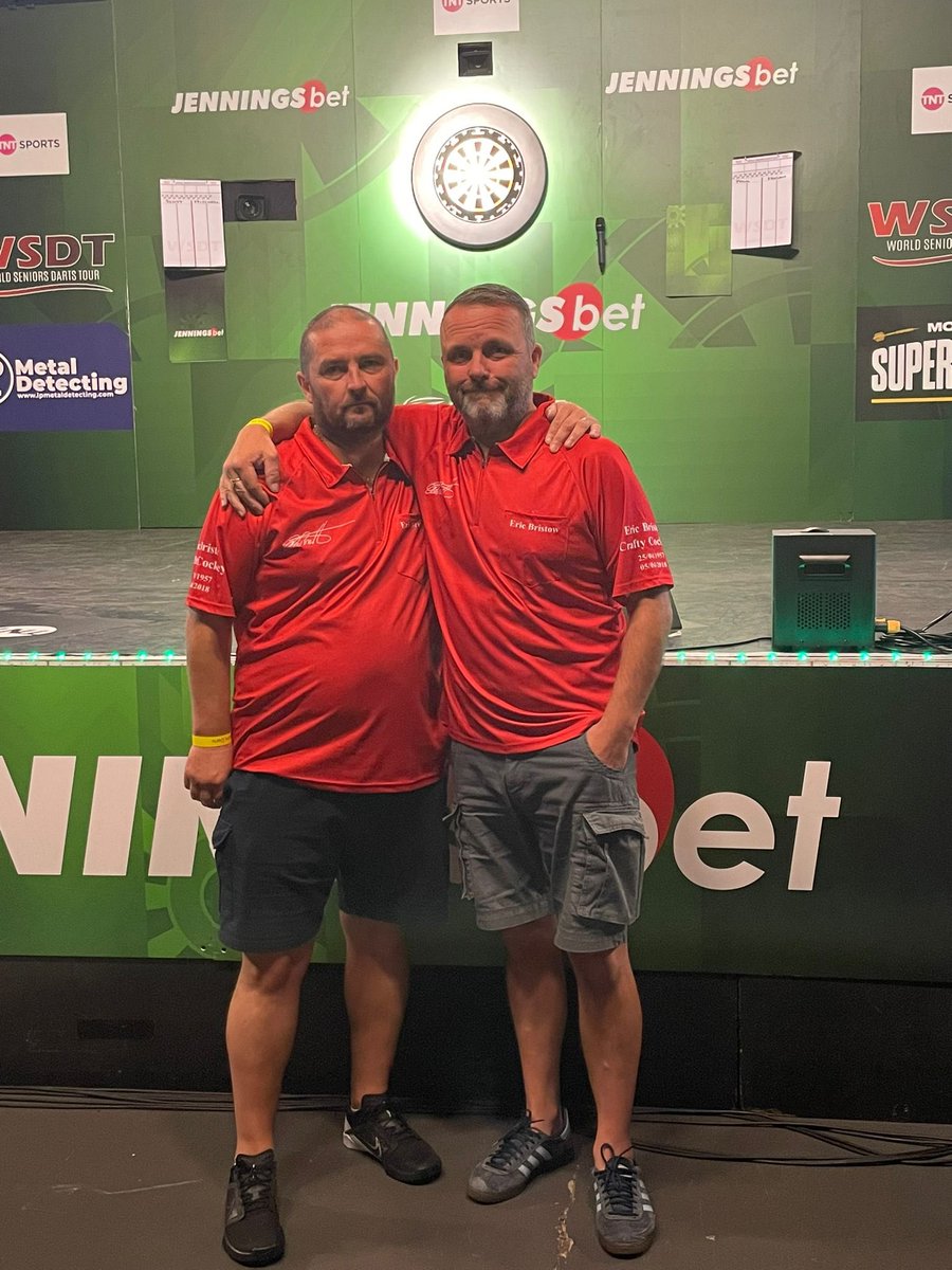 djohnson356's tweet photo. @OfficialKP180 True darting legend https://t.co/FVUlrg4bPC
