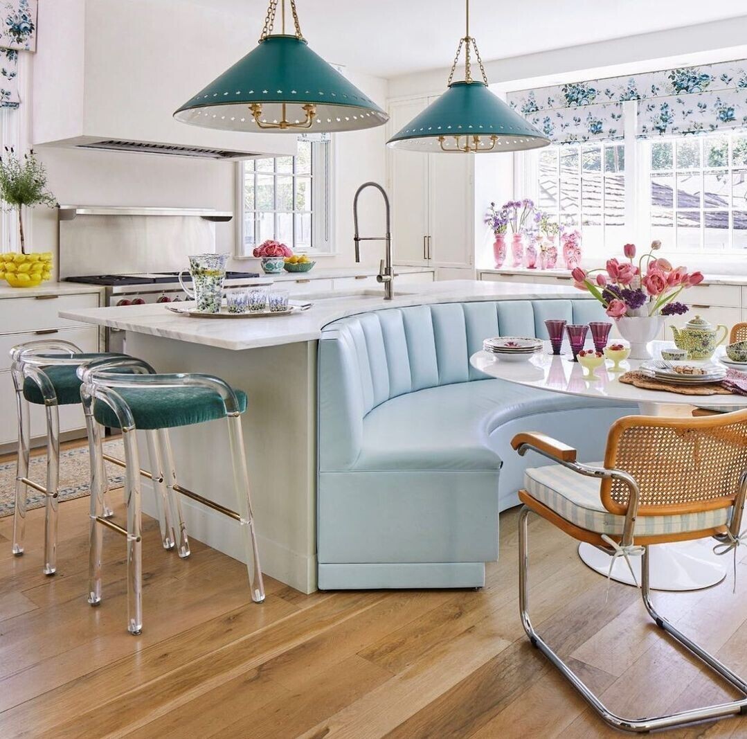 Elevate your dining affair with Kravet's durable performance leather. Stylish and spill-proof, it combines elegance with practicality. 

Designer: @hundleyhilton 
Photographer: @laureywglenn 
Seen in: @verandamag