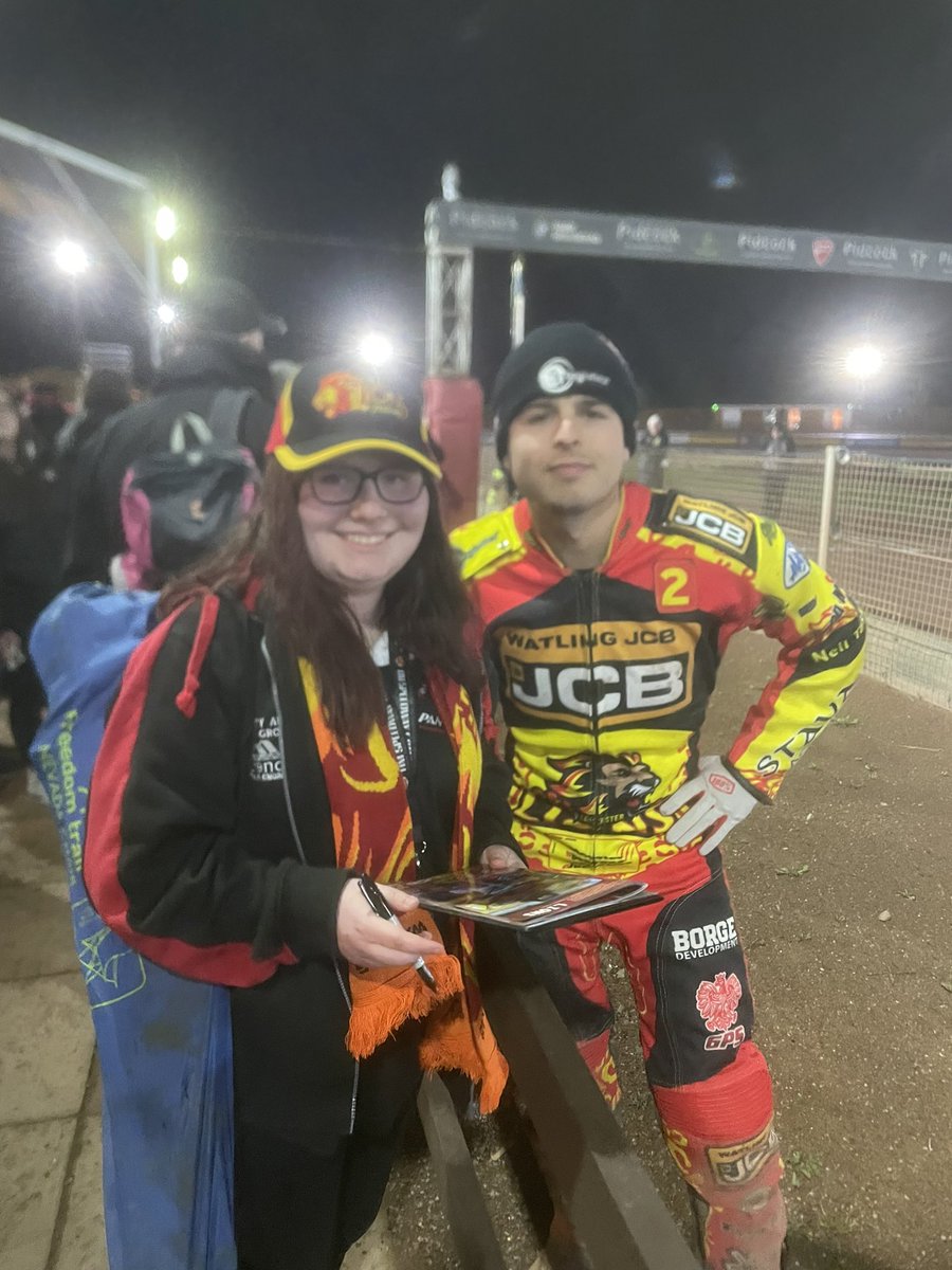I didn't win the competition but I GOT AUTOGRAPHS AND PICTURES WITH RIDERS but Max and Richard left before i got a chance, i will get you next time Max and Richard 😂😂